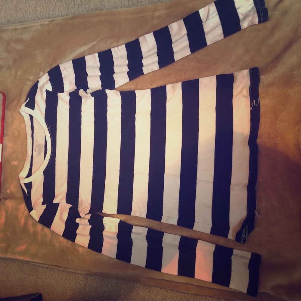 A long sleeve shirt